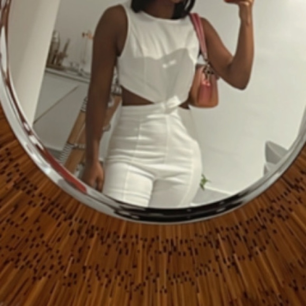 White jumpsuit! - Picture 3 of 7